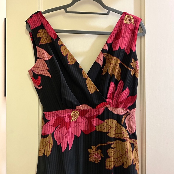 Taylor Layered Ruffles Floral Midi Dress - Size 10 - Picture 2 of 6